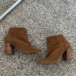Steve Madden Brown Suede booties